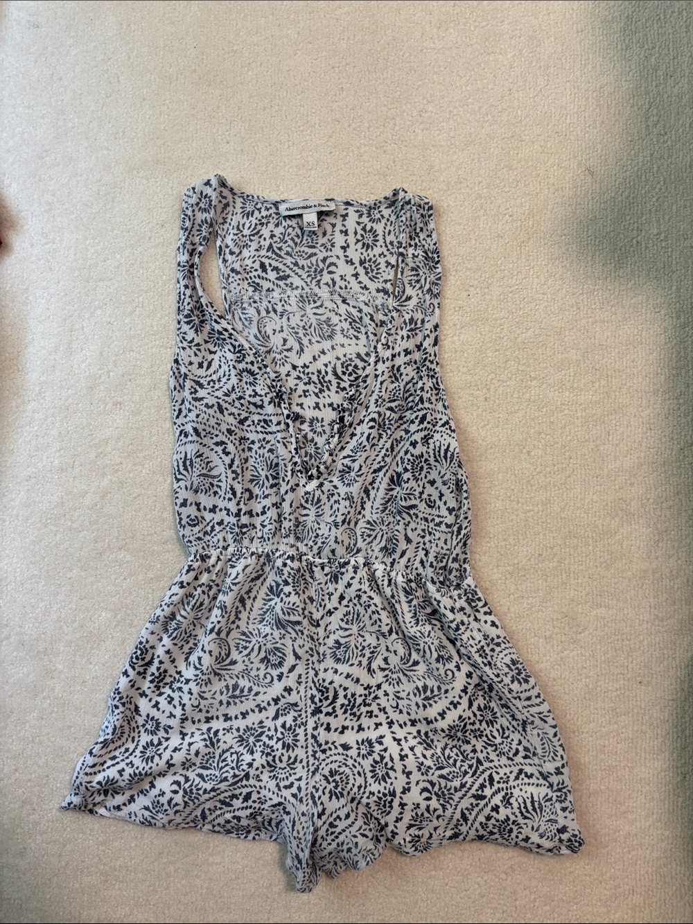 Abercrombie & Fitch White and Navy Paisley Sleeveless Romper
